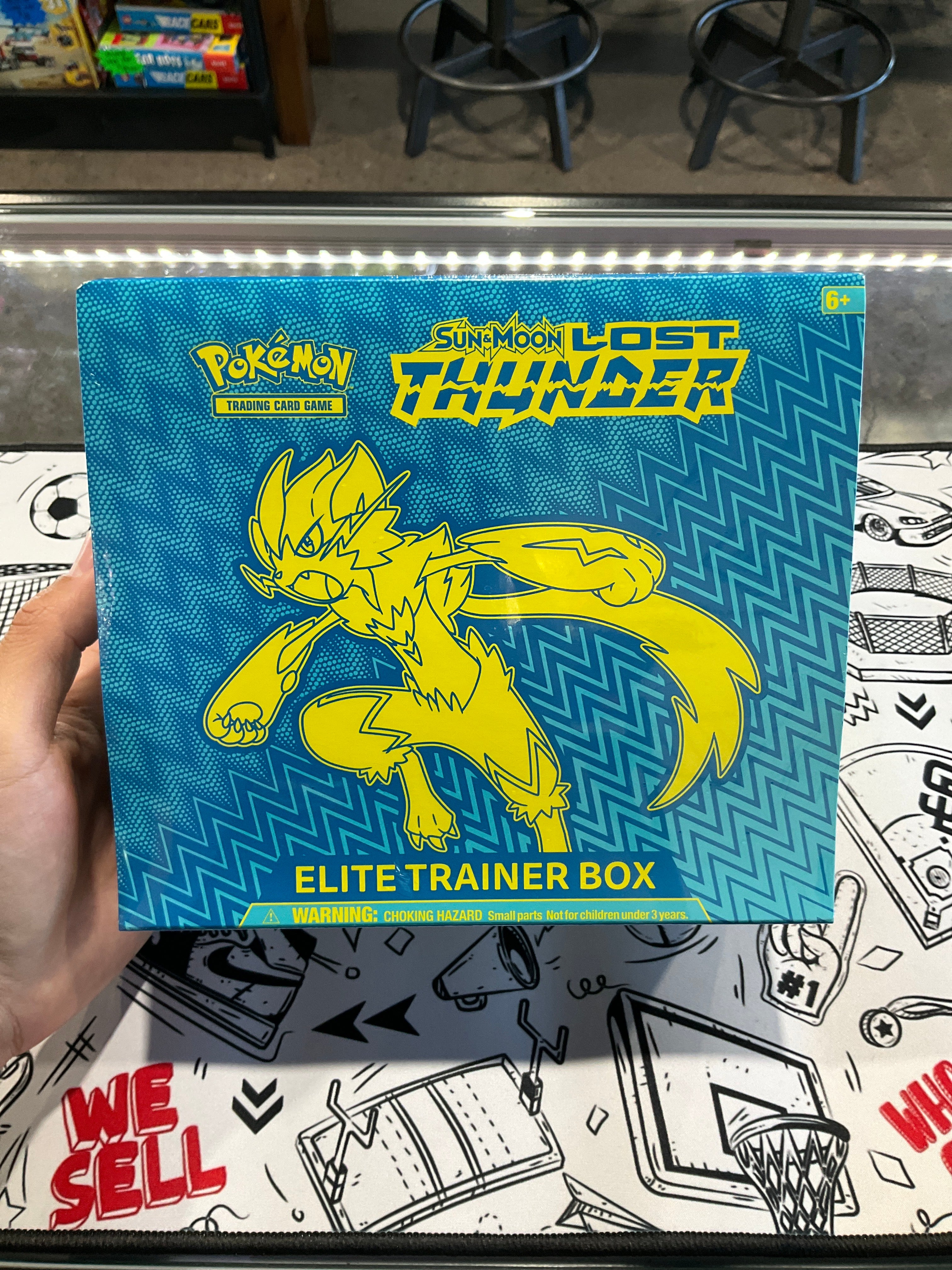 Retailer Pokemon Lost Thunder Elite Trainer Box